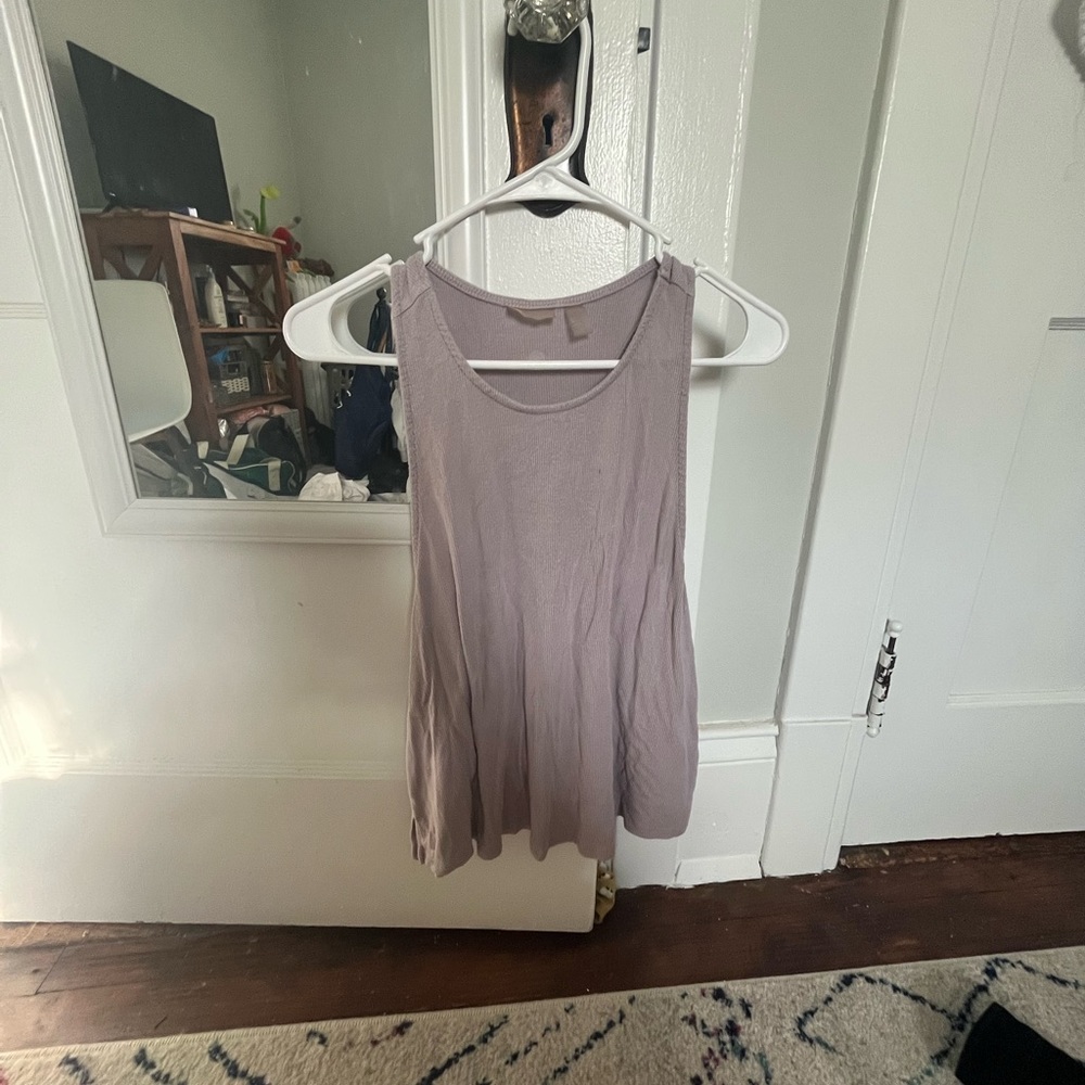 Workout top - Picture 2 of 6